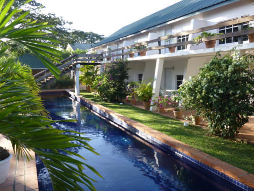 Summerland Suites Bon Accord Village Extérieur photo