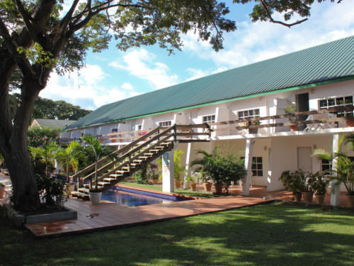 Summerland Suites Bon Accord Village Extérieur photo